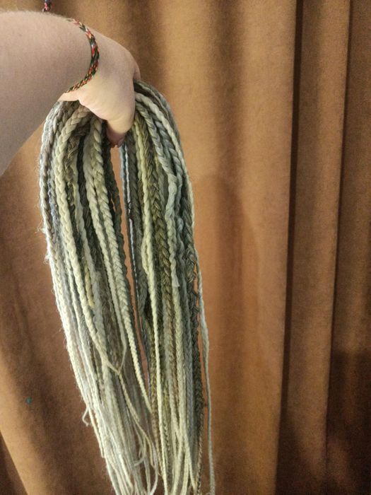 Продам ДЕ косы 4 оттенка