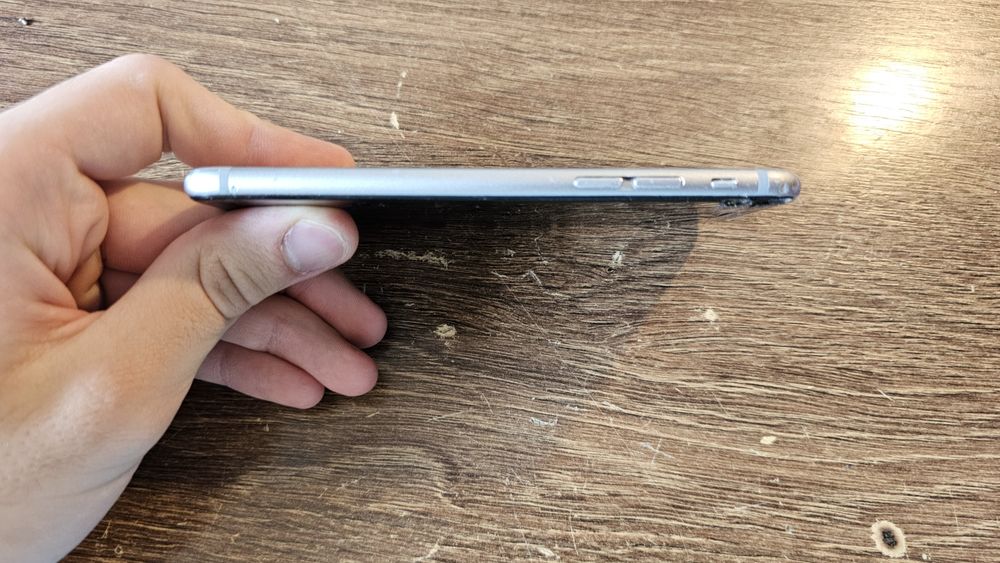 iPhone 6s silver 64Gb