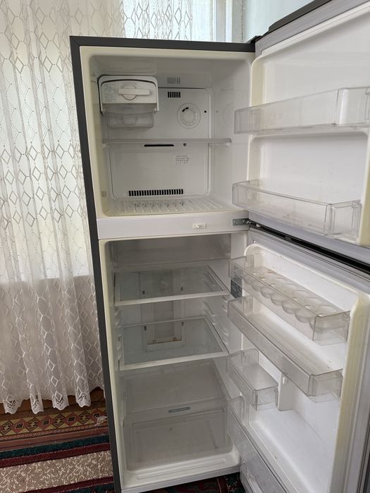 Холодильник                                                          .