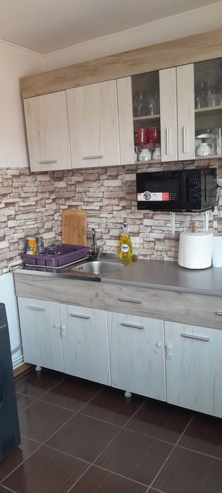 Vând apartament 2 camere în Rovinari