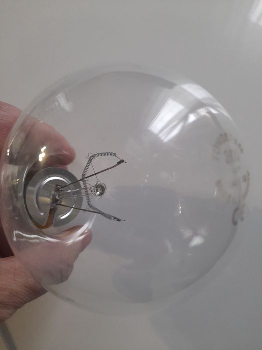 Удължител двужилен и голяма крушка 300 вата