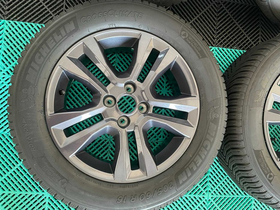 Jante noi cu anvelope allseason 205 60 R16 Sandero Jogger Clio Logan