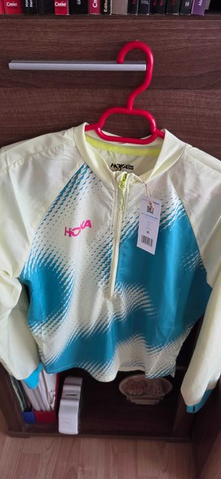 Bluza Hoka de vânt