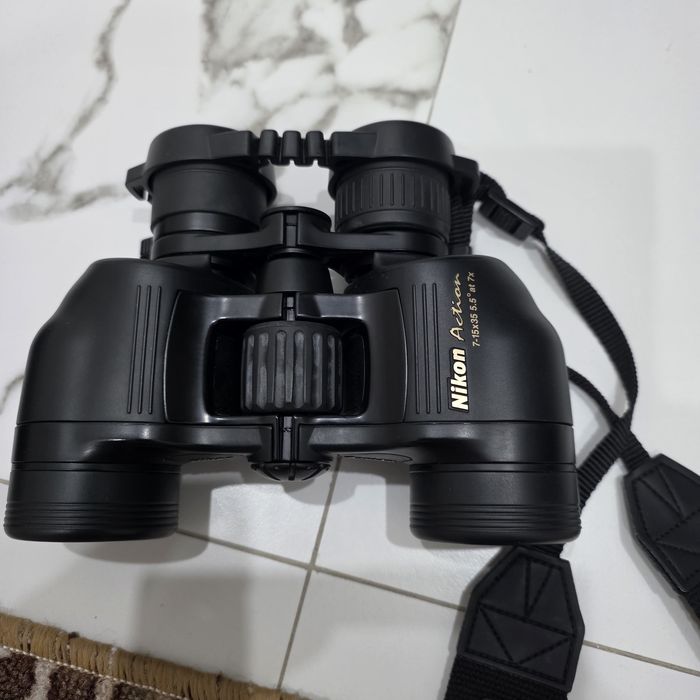 Бинокль Nikon Action 7-15x35 CF