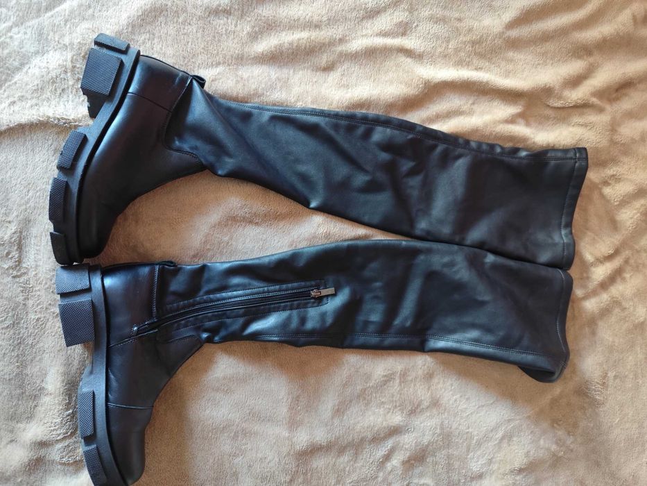 Продавам кожени боти над коляното