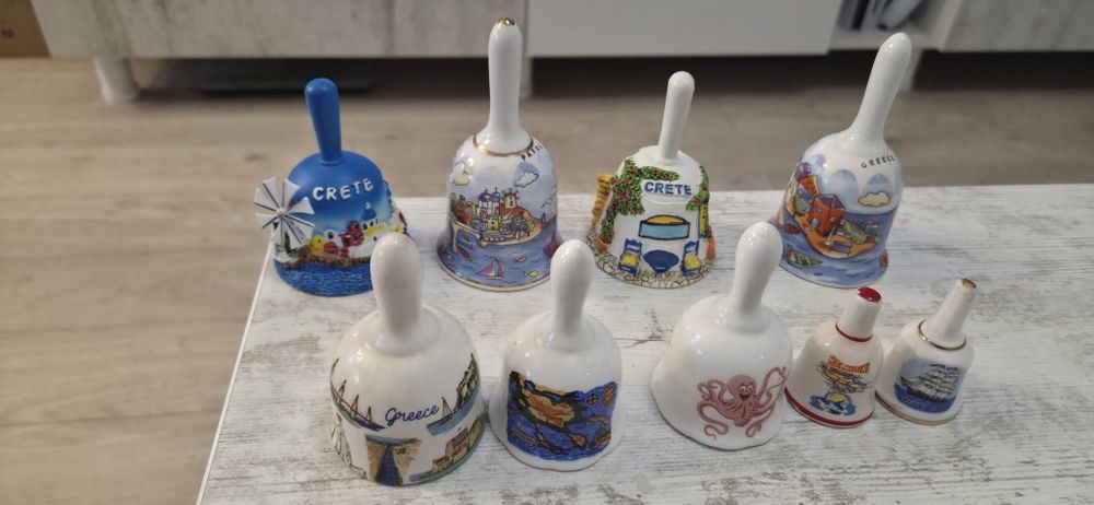 Vand clopotei de Craciun si ornamentali de colectie. Vezi 8 poze