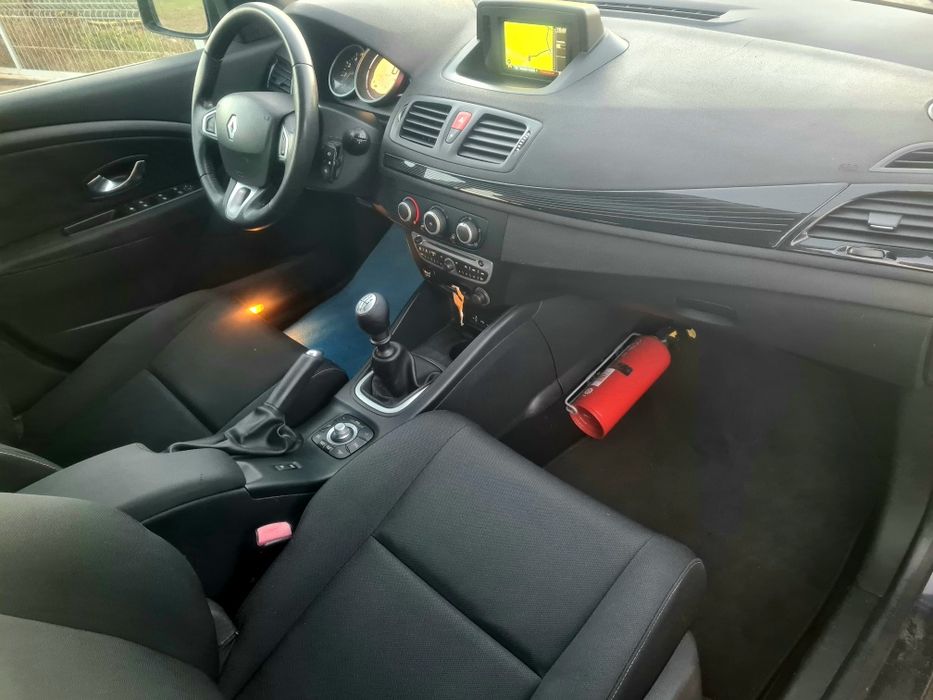 Renault Megane-1.5 Dci an 2012-110 cp 6+1 trepte-panorama-nr rosii
