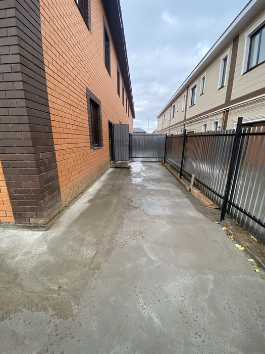 Продается двухуровневый Танхаус в районе Гипормаркет Дина