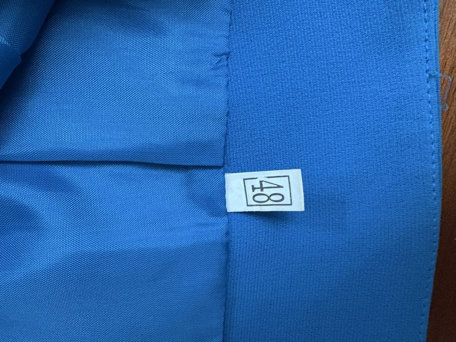 Продам костюм с юбкой