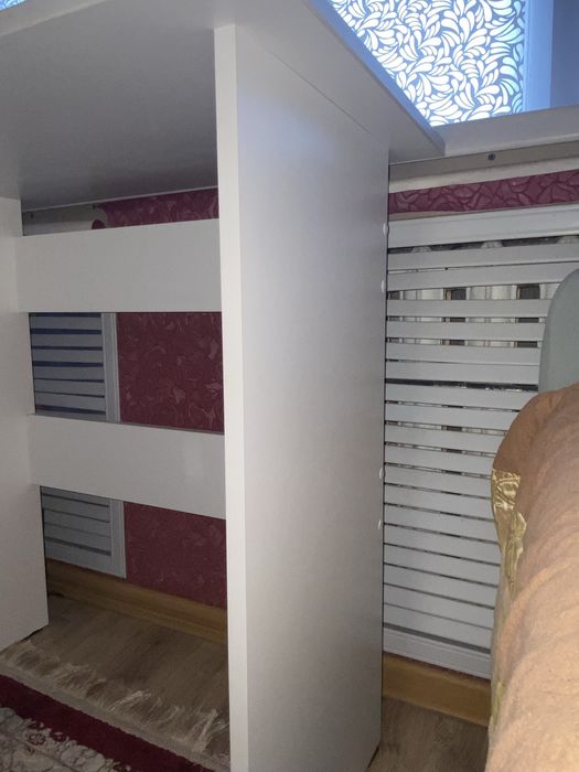 Стол белый письменный