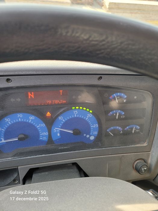 Renault Trucks Midlum an 2006 Basculabil 3 parti  pe cutie