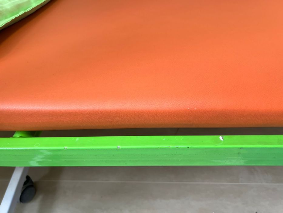 Кровать для пациентов.