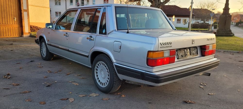 Vand VOLVO 760 GLE inmatriculat ca vehicul istoric