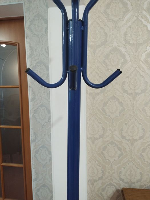 Продам вешалку вешалку