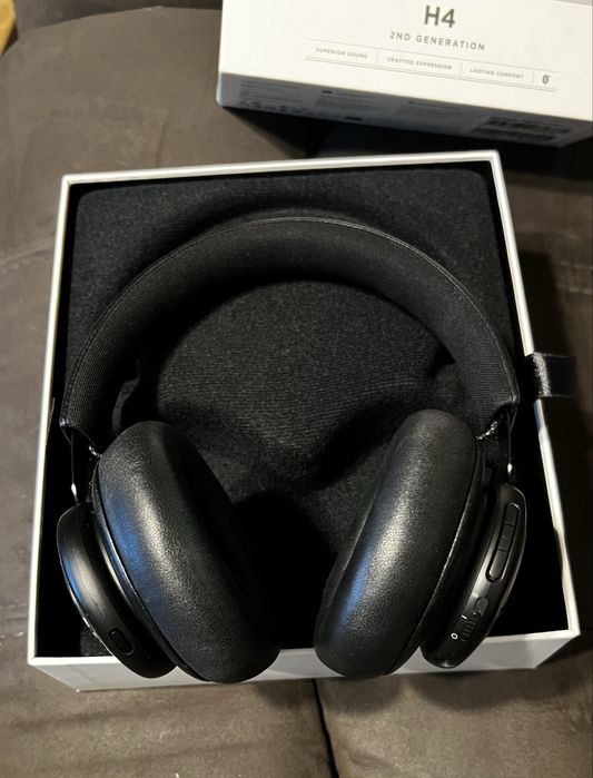 Bang and Olufsen Beoplay H4 2nd Gen Bluetooth Слушалки