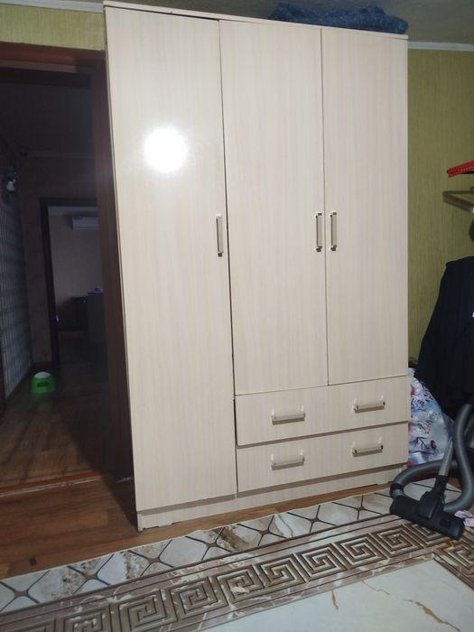 Шкаф шифоньер полка