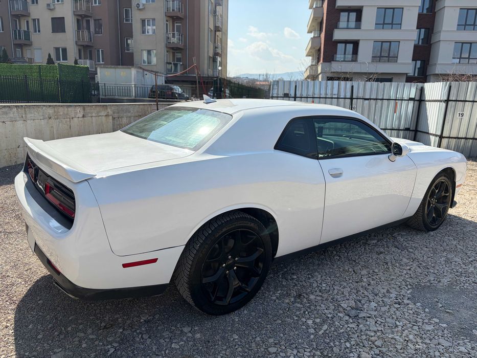 Dodge Challenger SXT Plus 3.6