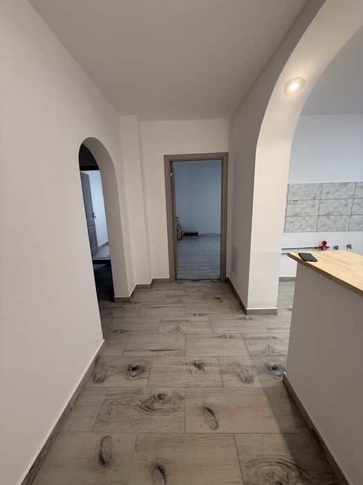 Inchiriez apartament 3 camere sector 2, direct proprietar