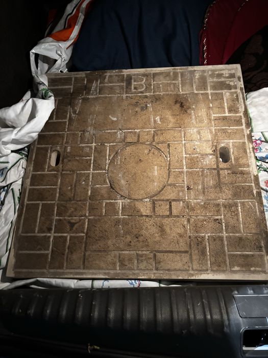 Бетонная крышка для канализации