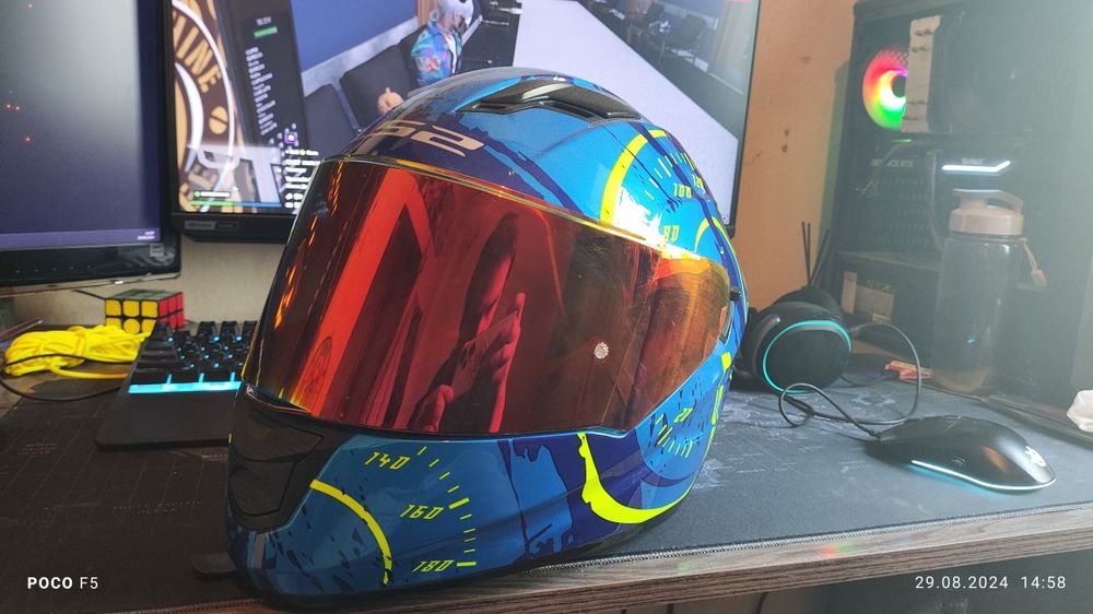 Продам шлем для мотоцикла