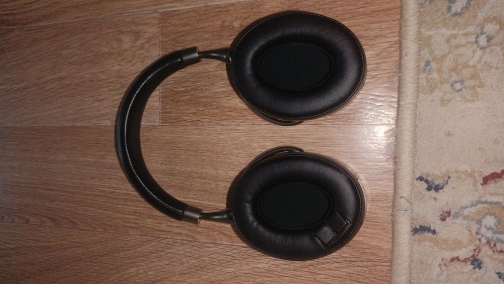 Продам очень редкие наушники Parrot Zik.