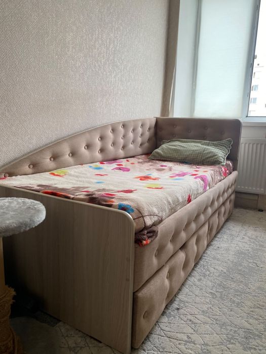 Продам кровать с матрасом торг