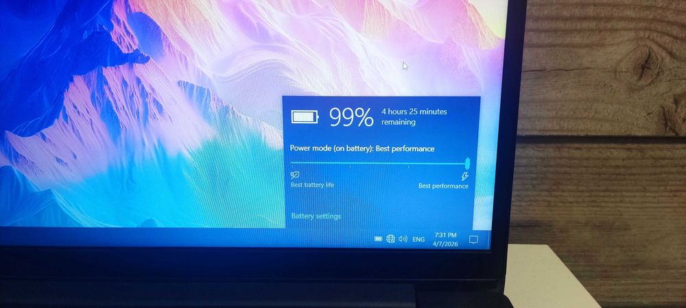 Лаптоп Lenovo V15 G4 AMN (AMD Ryzen 3 7320u, 8GB LPDDR5 5500 Mhz, 256GB SSD NVMe, 15.6" Full HD)