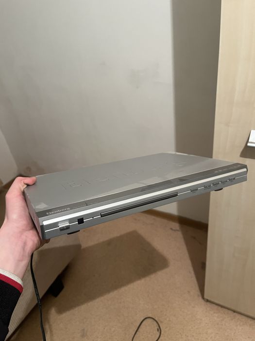 Продам Касеты с музыками дисковод