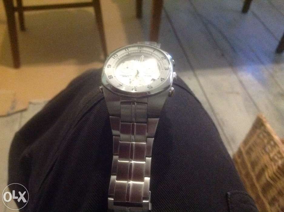 Ceas Timex cadran alb, chronograph, in stare perfecta.