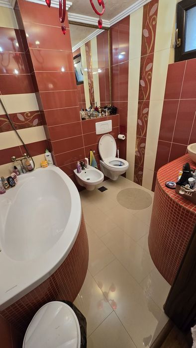 Aparat 2 camere parțial mobilat — fotografia 3
