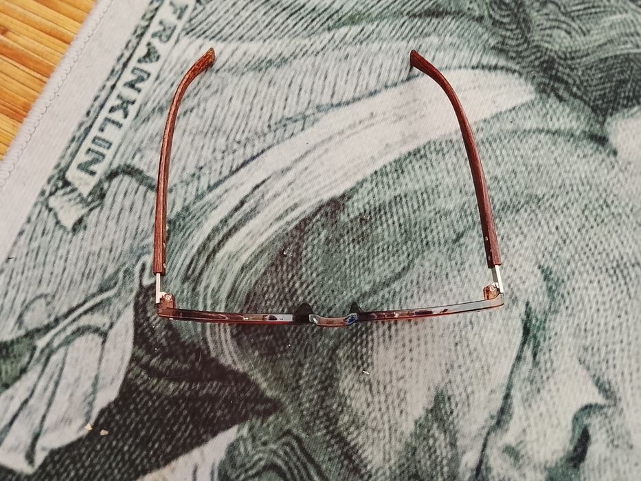 Очки солнцезащитные