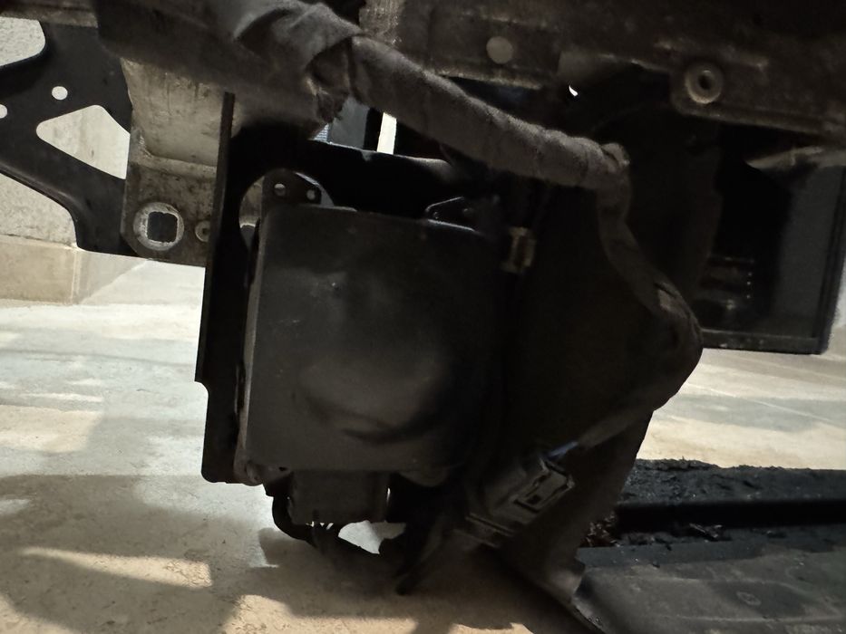 Маска (греда) BMW E60 facelift с дистроник