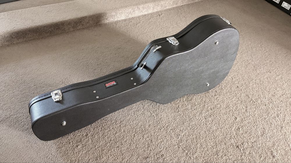Hardcase toc chitara acustica Gator