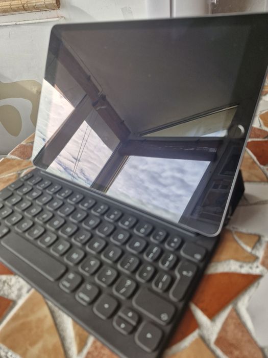 Apple iPad 9 (2021) 10.2" 64GB Wi-Fi + husă/tastatură originală Apple