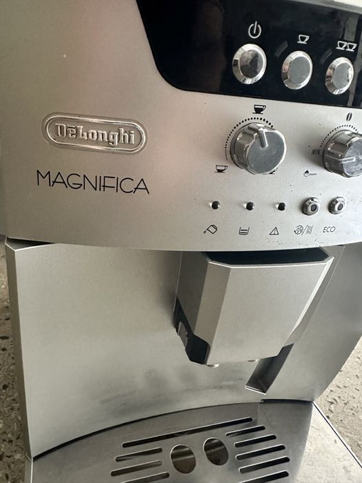 Delonghi Magnifica кафемашина за части кафеавтомат