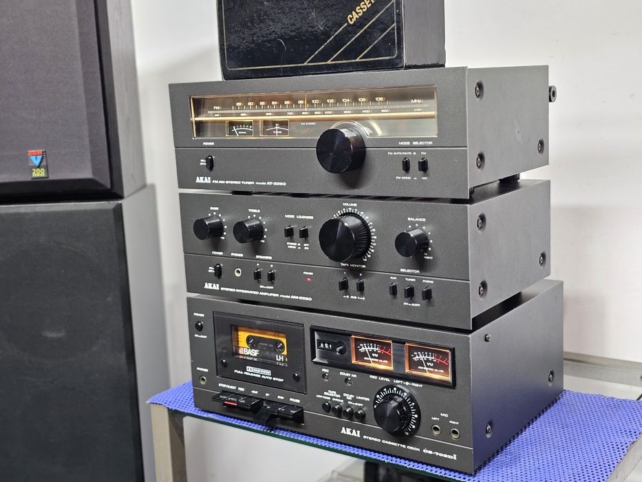 Linie audio Akai AM-2250 AT-2250 CS-702D