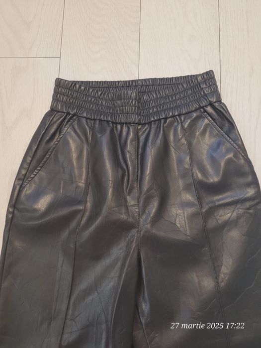 Pantaloni piele noi