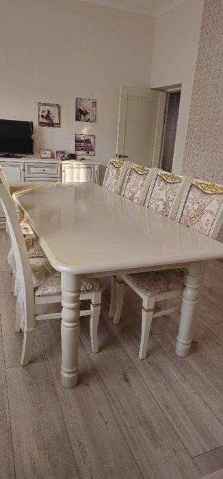 Продается стол 2.4 -3м