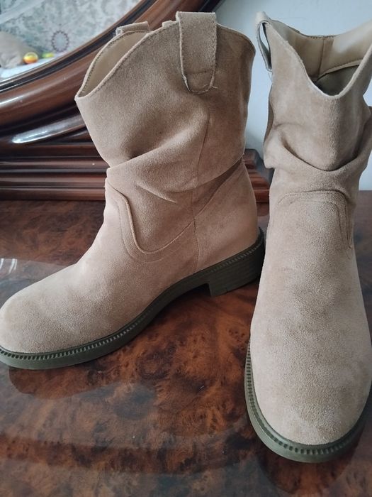 Продам демисезонные сапожки