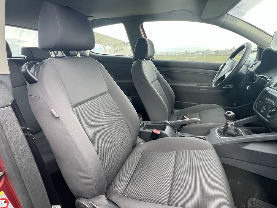 Dezmembrez Golf 5 Coupe 1.4 Benzina BUD 5+1