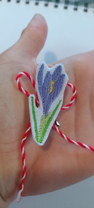 Мартеници -брошка