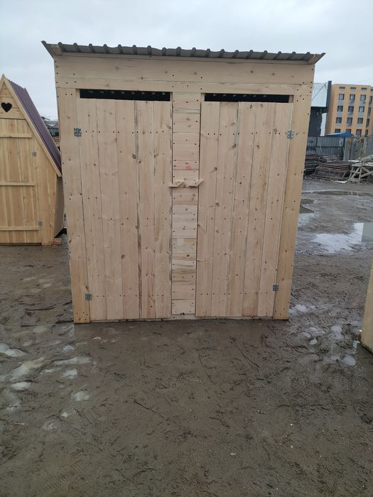 Уличный туалет дом  и дача