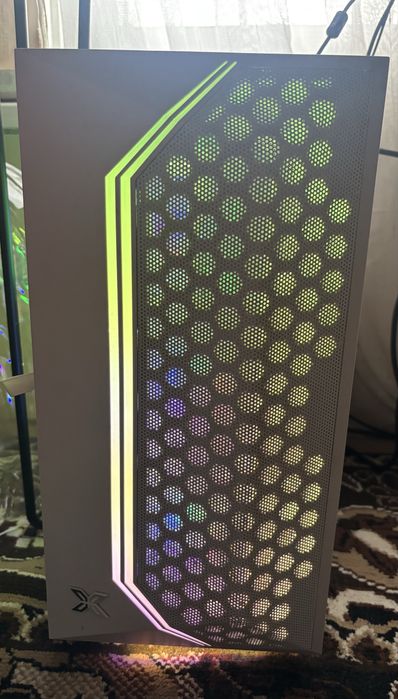 Геймърски компютър - i5 - 14600KF, 32 GB RM, RTX 4060TI 16 GB