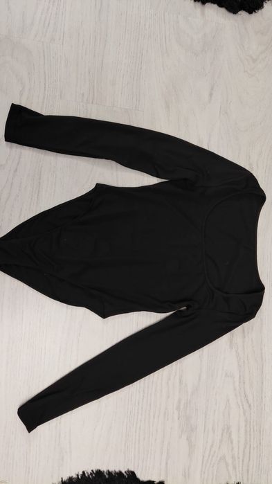 Body negru cu decolteu patrat