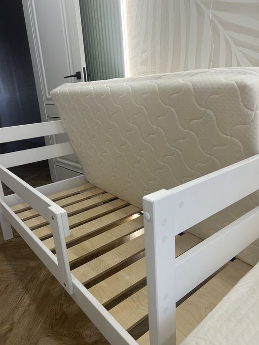 Продам кровать детскую