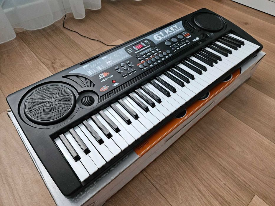 Orga MK MQ-809 cu 61 de clape pentru copii / incepatori / amatori