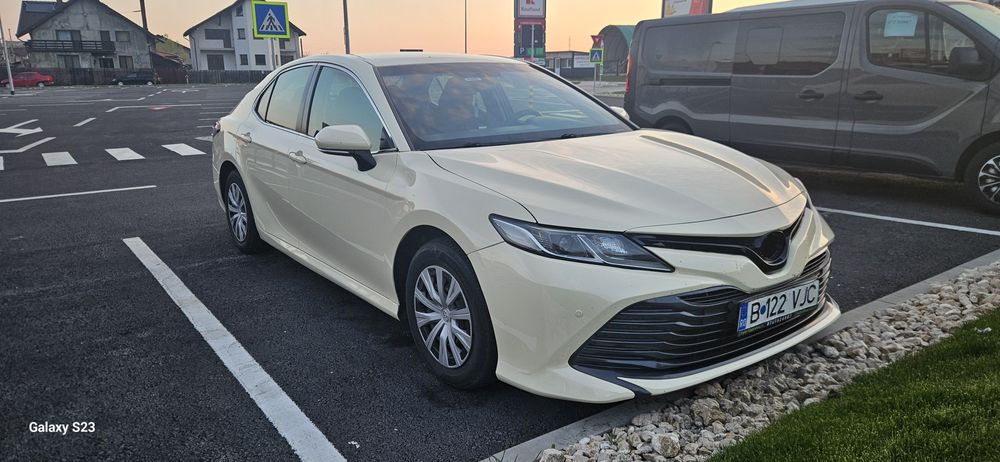 Inchiriez Toyota