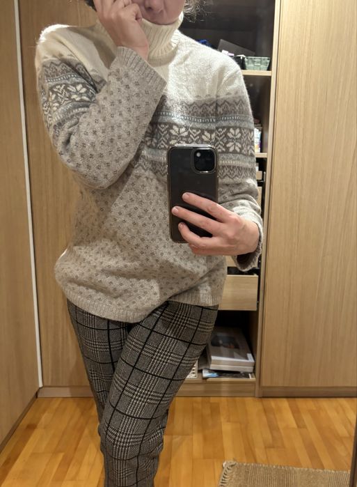 Pulover din lana model scandinavic