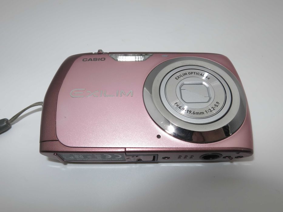 Casio EX X370 улта компактен цифров фотапарат, дигитална камера розов цвят, като НОВА, пълен комплект, тествана и работи отлично!