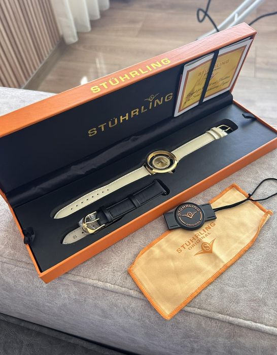 Часовник Stuhrling